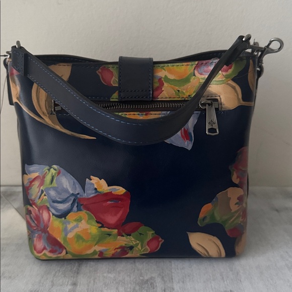 Patricia Nash Irving Bucket Crossbody Bag Distress Le Fleur Leather Black Blue - Picture 5 of 8